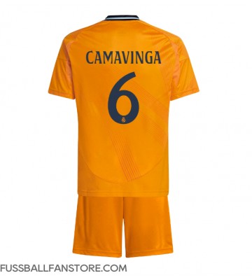 Real Madrid Eduardo Camavinga #6 Replik Auswärtstrikot Kinder 2024-25 Kurzarm (+ Kurze Hosen)